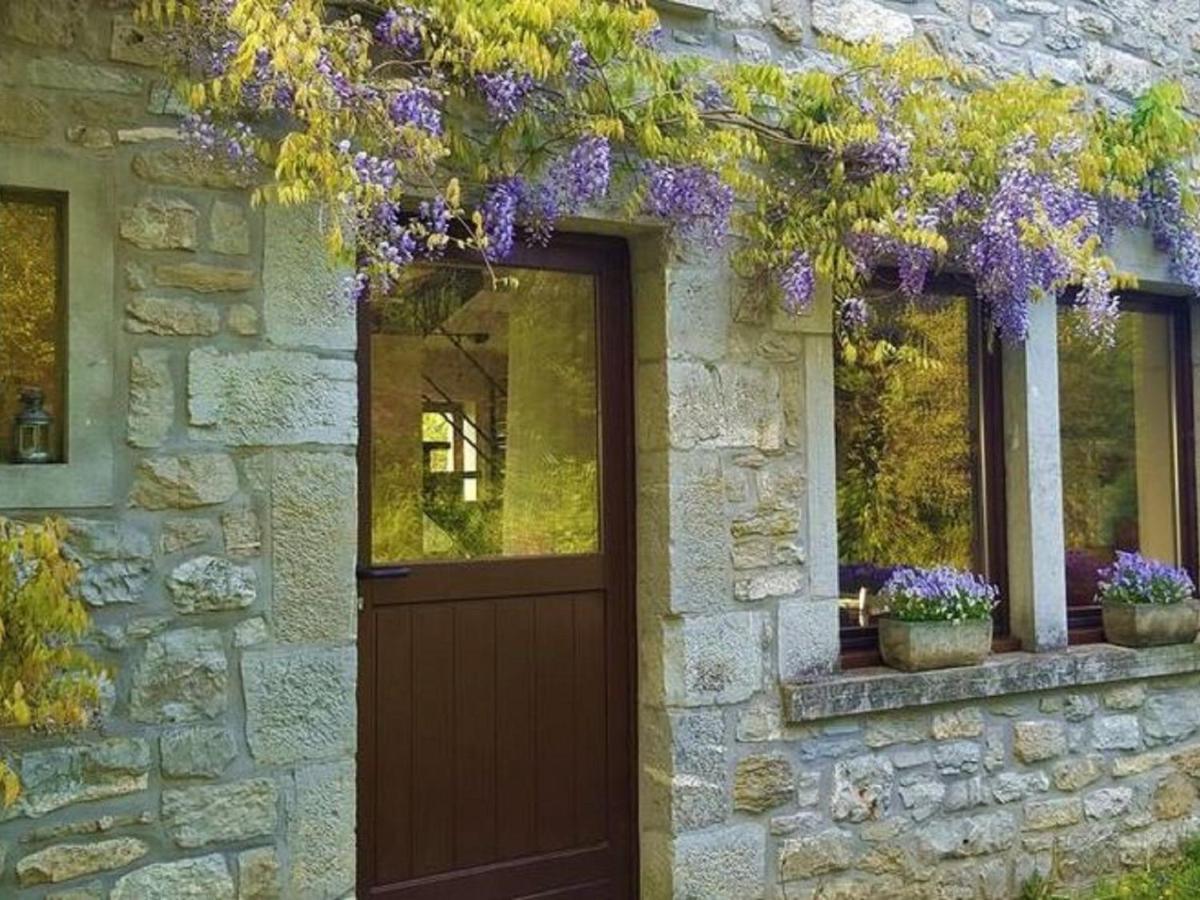 Quaint Holiday Home In Robechies Amid Meadows Chimay Exteriér fotografie