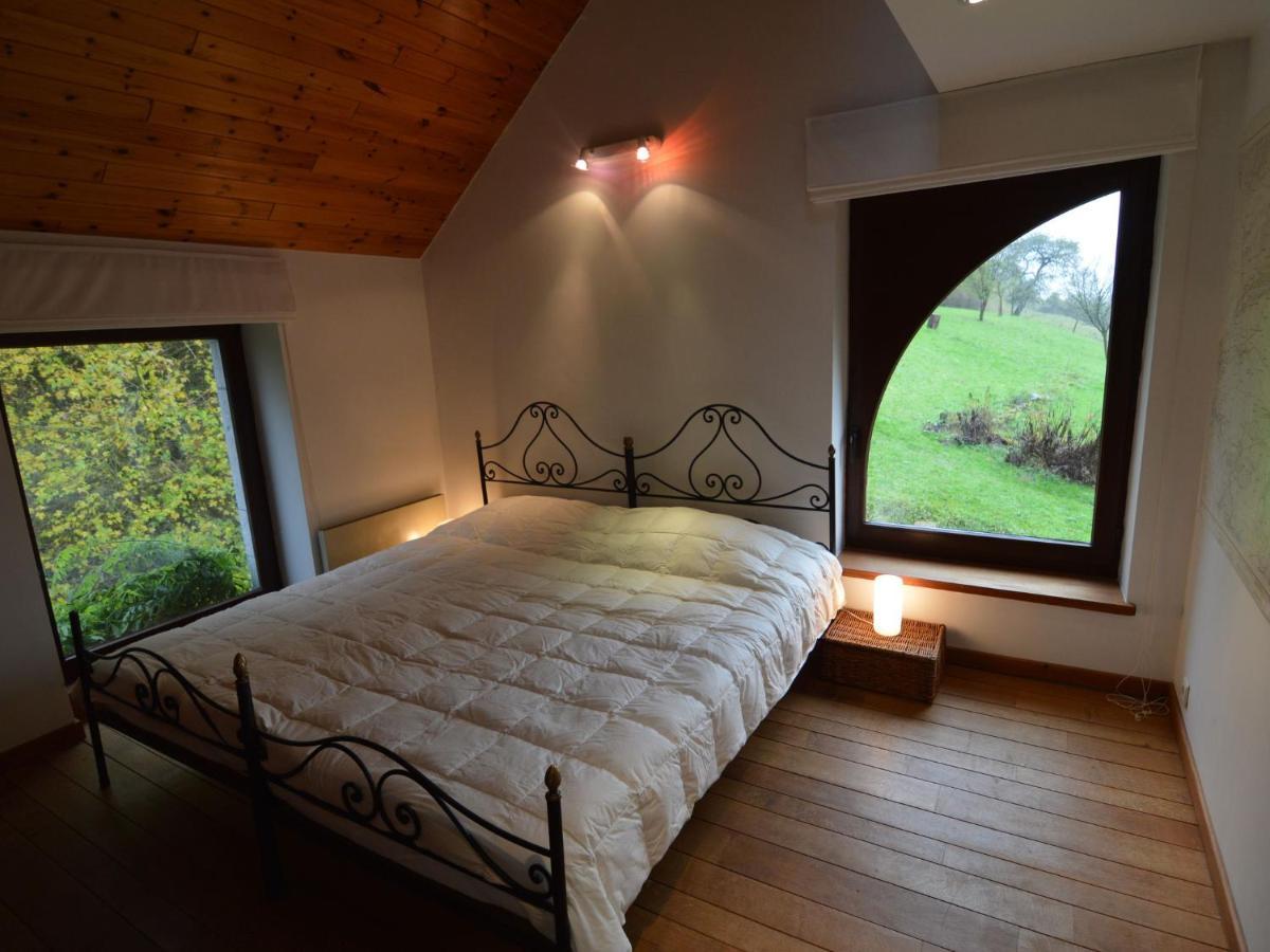 Quaint Holiday Home In Robechies Amid Meadows Chimay Exteriér fotografie